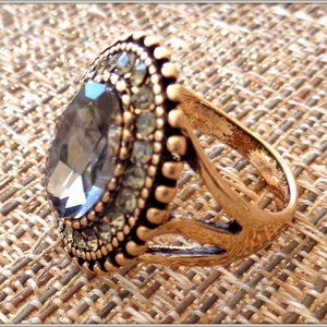 ANTIQUE GOLD HAND CRAFTED LADYS RING SIZE 9